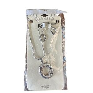 Necklace & Earrings (NWT) 🩶